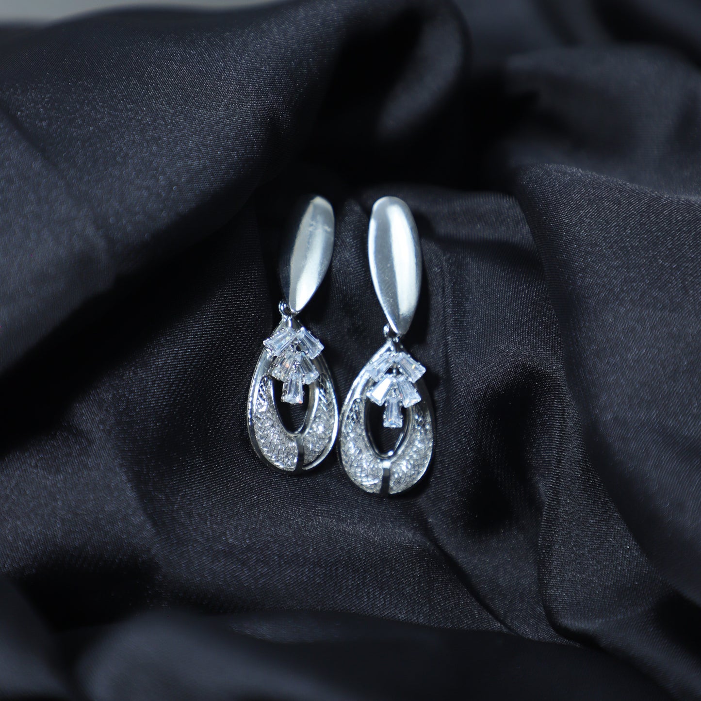 Premium Tops Fashion Jewelry – Stylish & Affordable | Zurii.pk