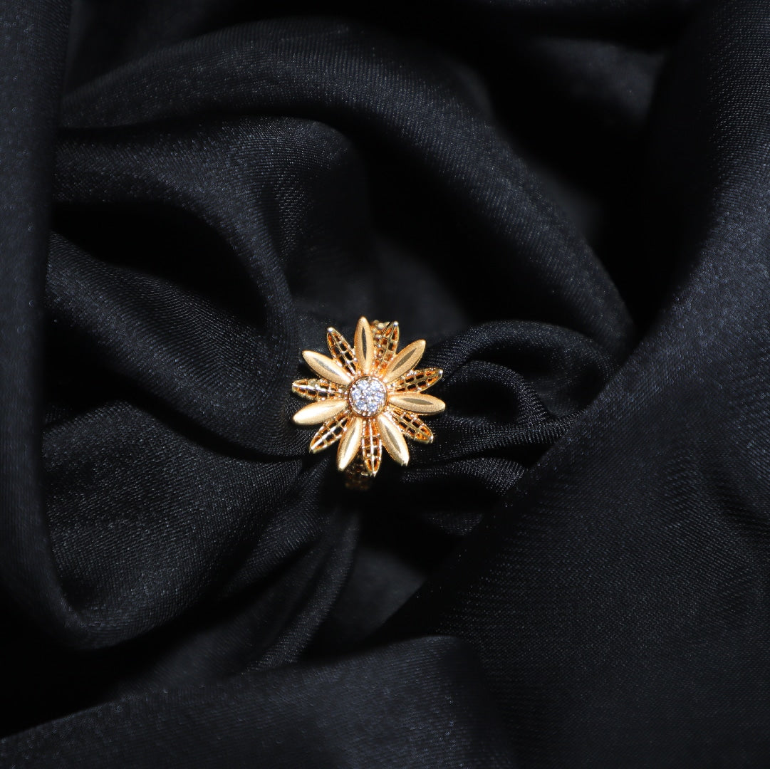 Sun Flower Engagement Gold Ring